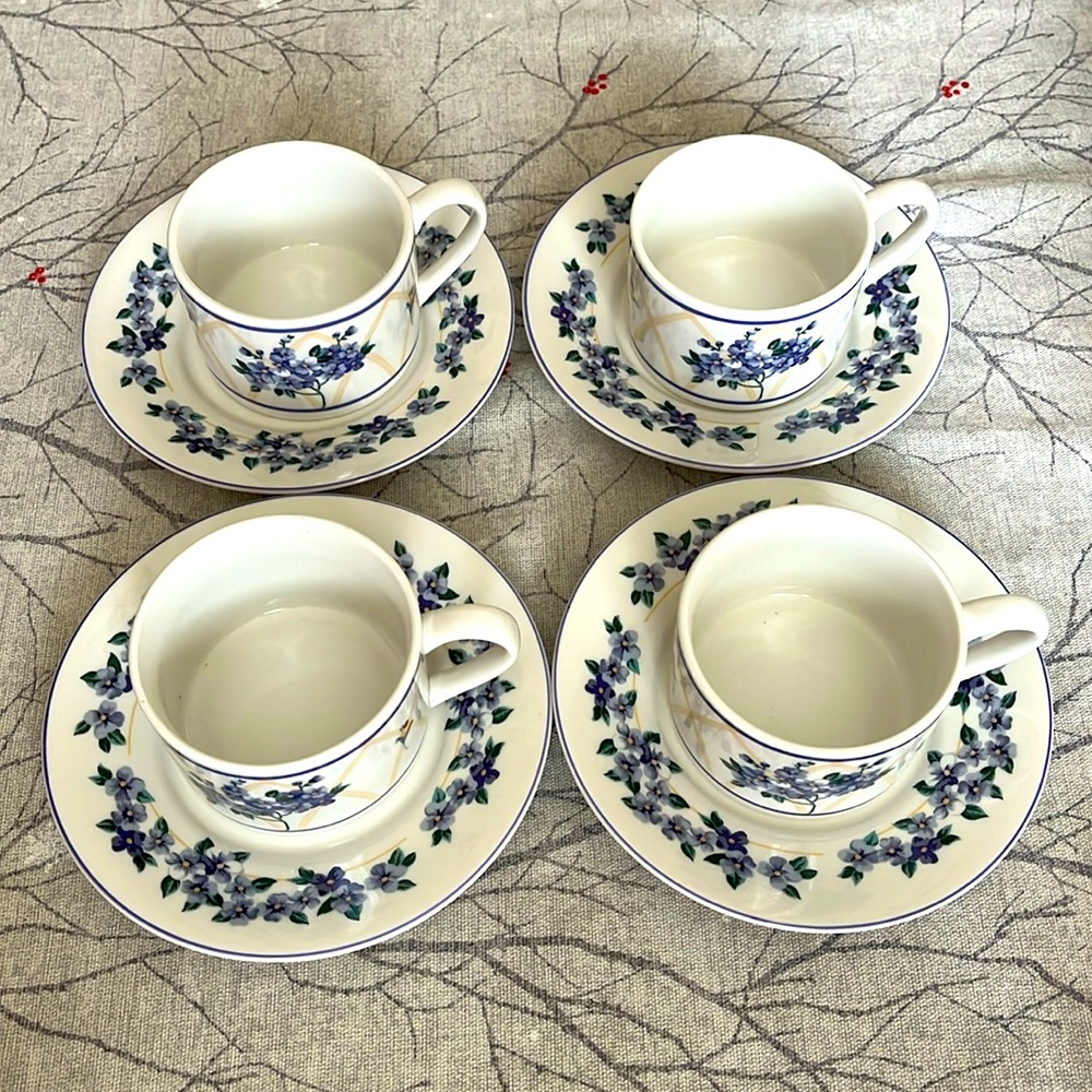 Set of 4 mug and saucer by Farberware
